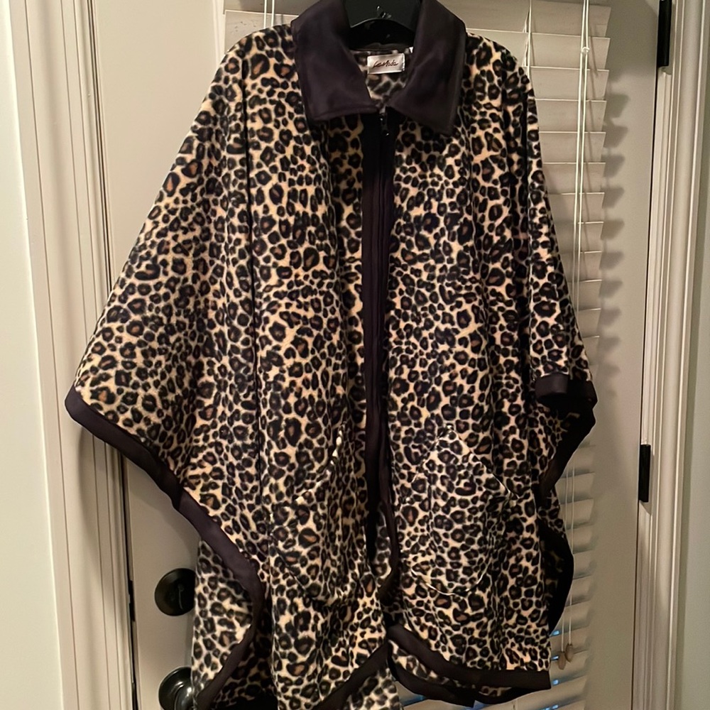 Nwt Leopard Print Zip Up Wrap - image 1